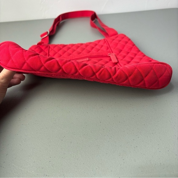 Vera Bradley Red Quilted Shoulder Bag Holiday Zip Closure Adjustable Strap - Picture 8 of 9